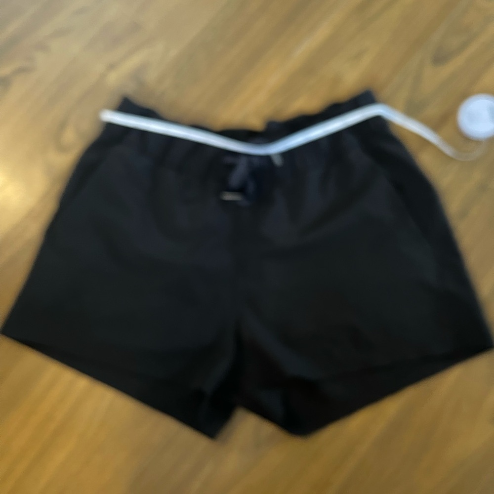 Lulu Lemon On The Fly shorts